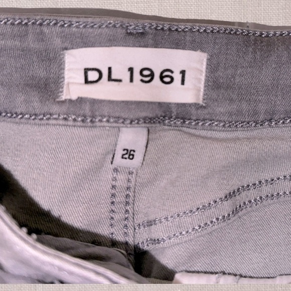 DL1961 Florence Skinny Mid Rise Instasculpt Crop Jeans - Picture 4 of 5